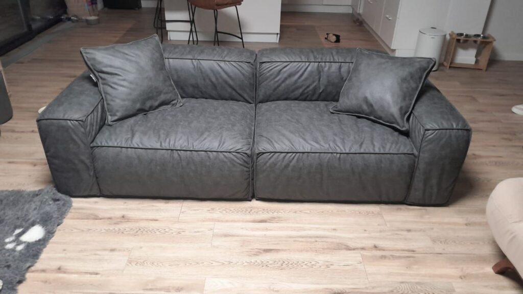 Photo 2024 07 25 18 57 09